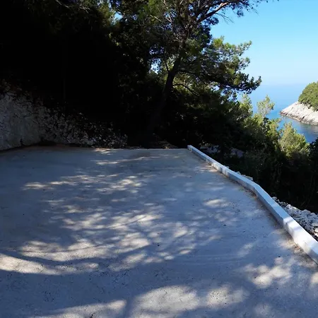 בית נופש Secluded Fisherman's Cove Bacva, Korcula - 9475