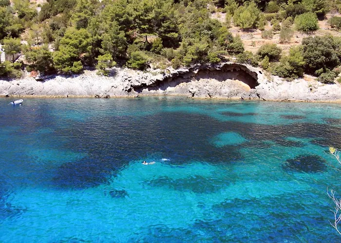 Secluded Fisherman's Cove Bacva, Korcula - 9475 * Pupnat