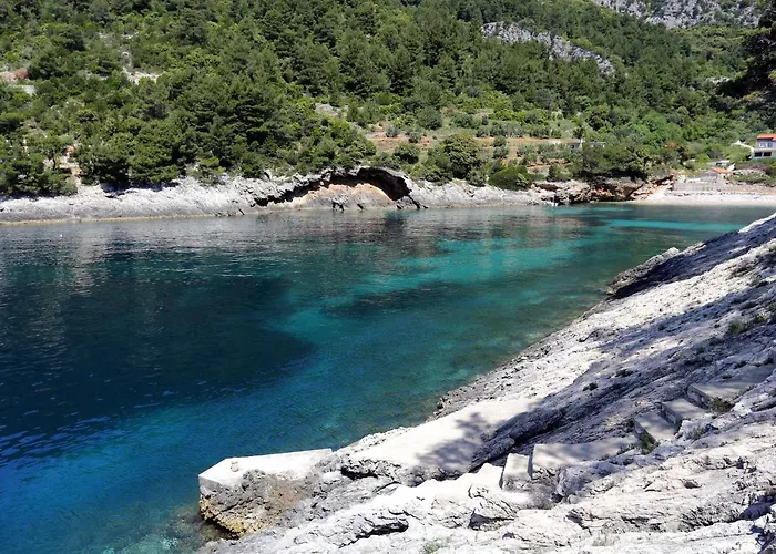Secluded Fisherman's Cove Bacva, Korcula - 9475 *