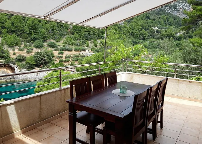 Secluded Fisherman's Cove Bacva, Korcula - 9475 Pupnat